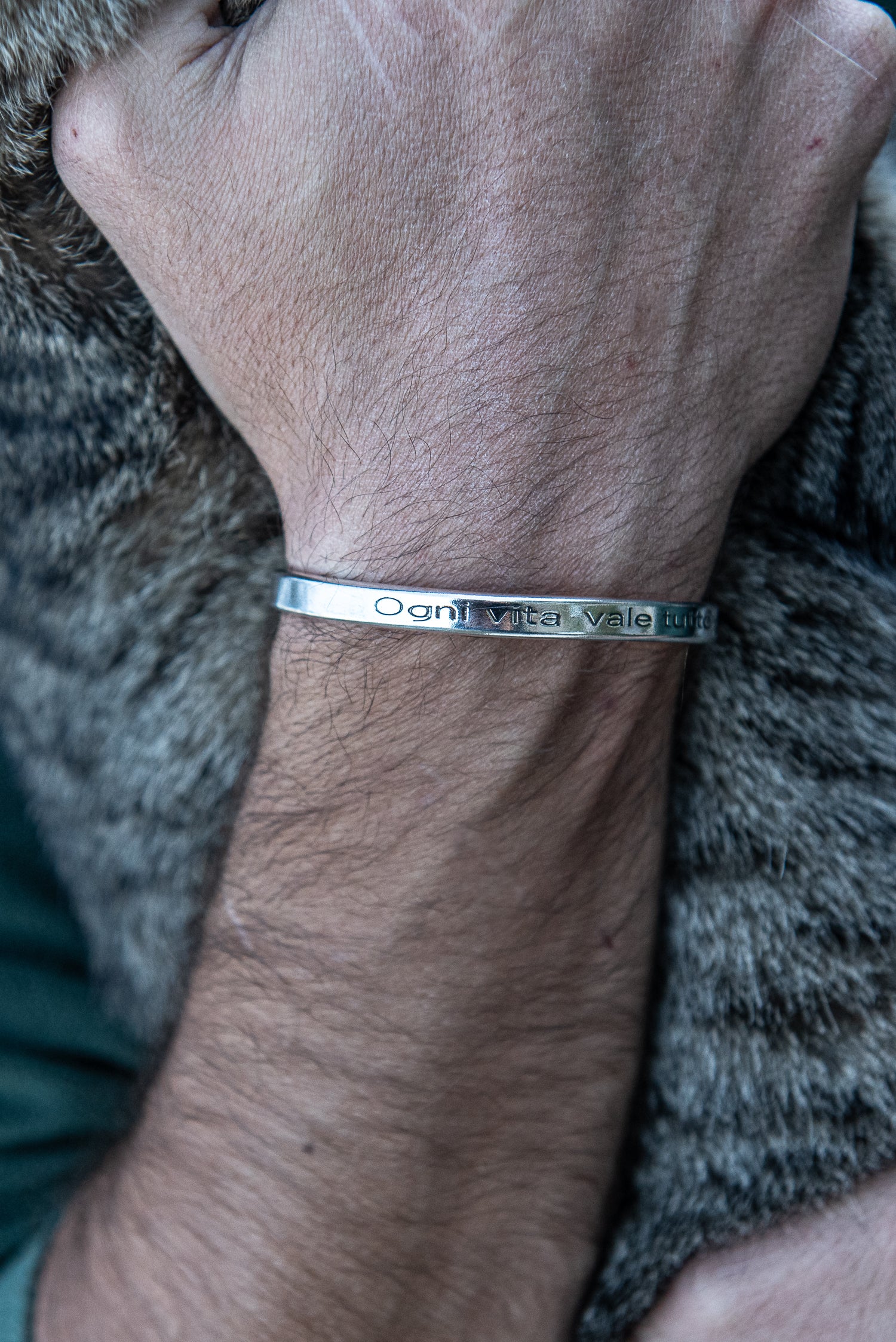 Bracciale Ogni vita vale tutto